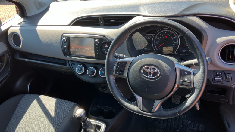 Toyota Yaris 1.33 VVT-i Icon 5dr Petrol Hatchback